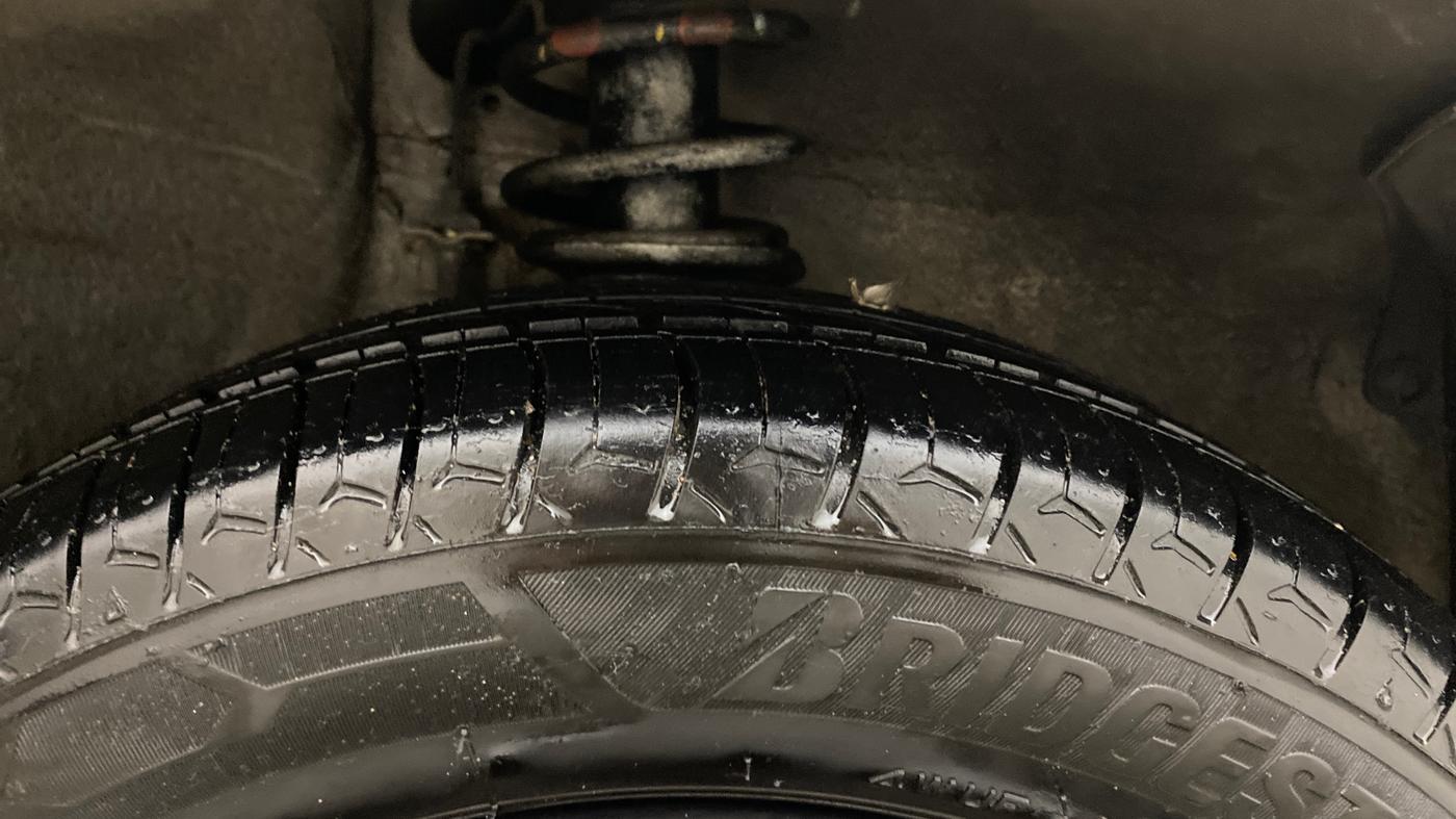 2015 Maruti Alto K10 VXI, Petrol, Manual, 76,050 km, Right Front Tyre Tread