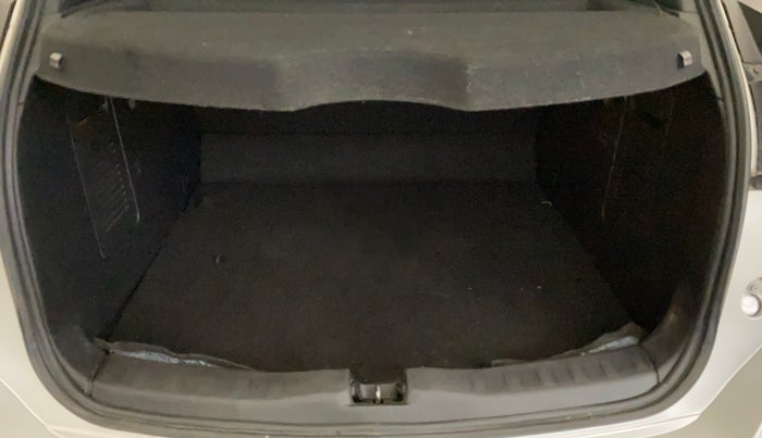 2019 Nissan Kicks XL 1.5, Petrol, Manual, 81,189 km, Boot Inside