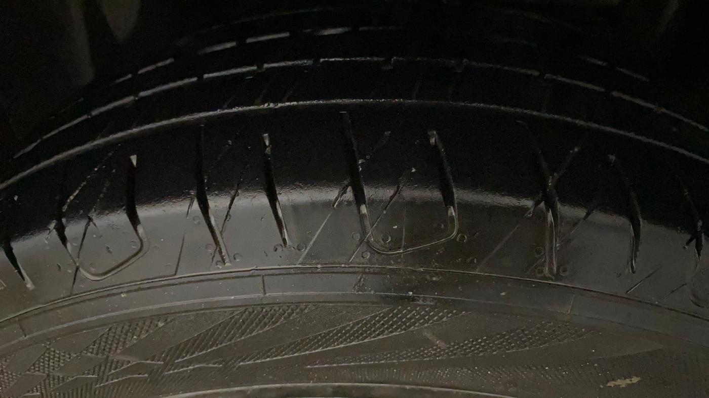 2019 Nissan Kicks XL 1.5, Petrol, Manual, 81,189 km, Left Rear Tyre Tread