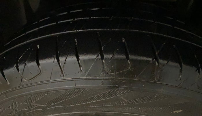 2019 Nissan Kicks XL 1.5, Petrol, Manual, 81,189 km, Left Rear Tyre Tread