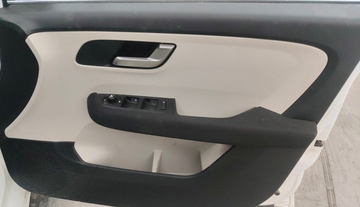 2023 Tata ALTROZ XZ PLUS O SUNROOF CNG, CNG, Manual, 19,101 km, Driver Side Door Panels Control