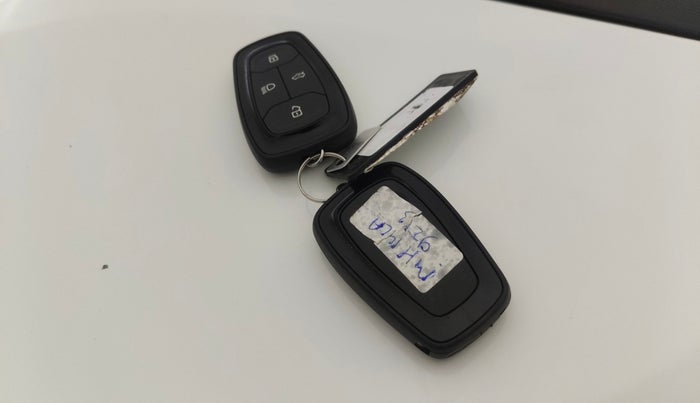 2023 Tata ALTROZ XZ PLUS O SUNROOF CNG, CNG, Manual, 19,101 km, Key Close Up