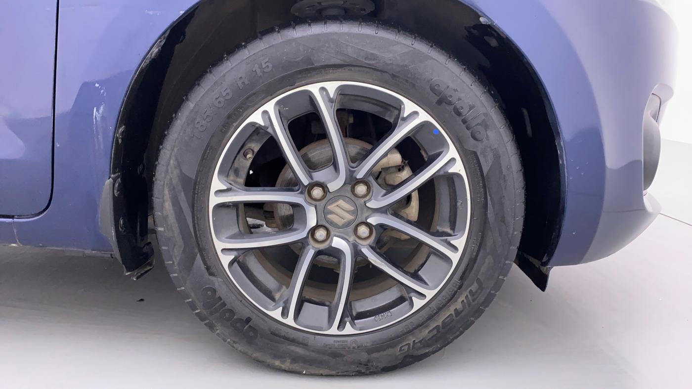 2019 Maruti Swift ZDI plus AMT, Diesel, Automatic, 66,979 km, Right Front Wheel