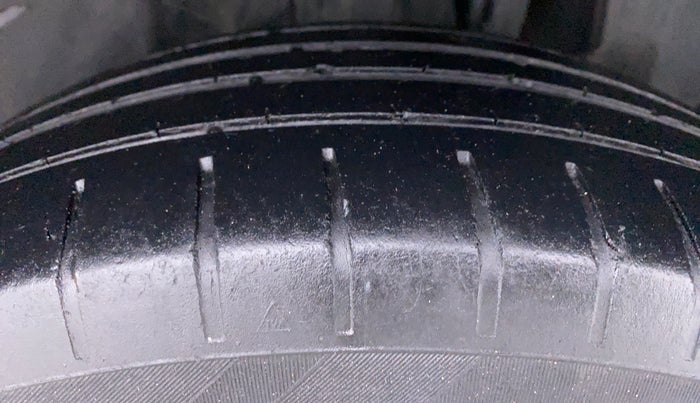 2019 Maruti Swift ZDI plus AMT, Diesel, Automatic, 66,979 km, Left Rear Tyre Tread
