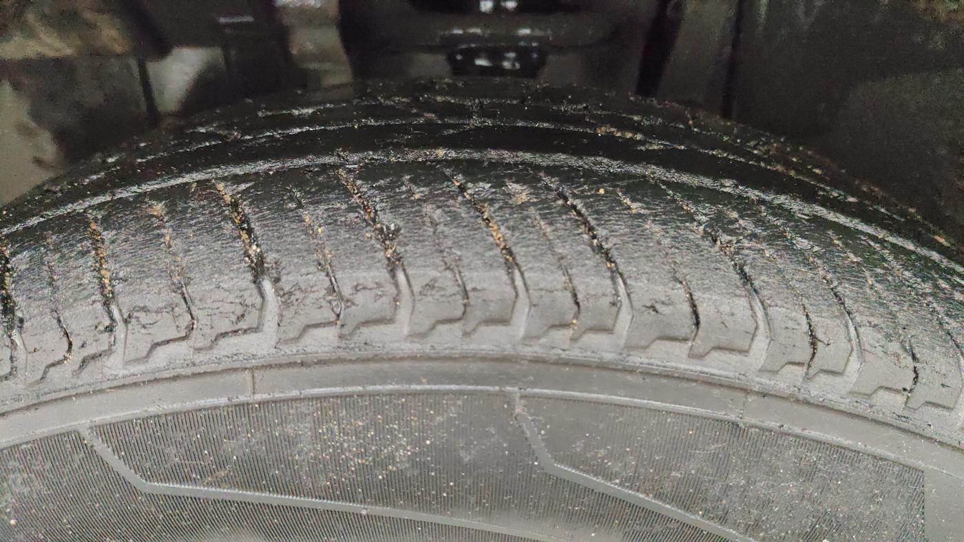 2021 Renault Kiger RXZ AMT, Petrol, Automatic, 29,061 km, Left Front Tyre Tread