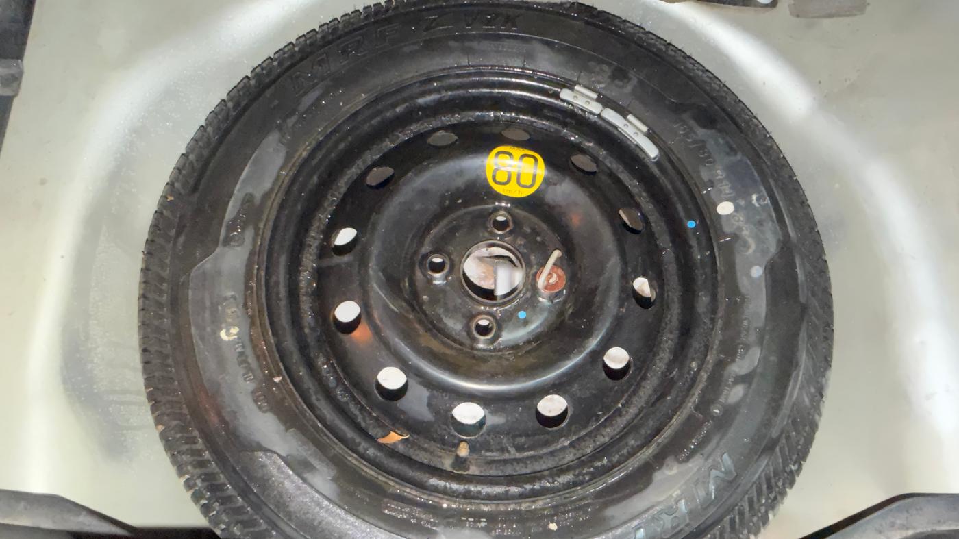 2015 Maruti Swift ZXI, Petrol, Manual, 67,814 km, Spare Tyre