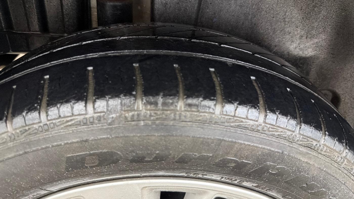 2015 Maruti Swift ZXI, Petrol, Manual, 67,814 km, Right Rear Tyre Tread