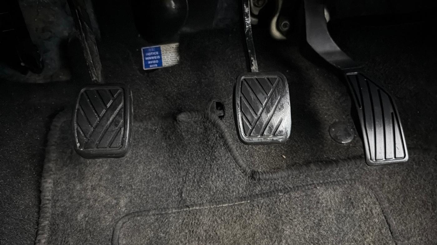 2015 Maruti Swift ZXI, Petrol, Manual, 67,814 km, Pedals