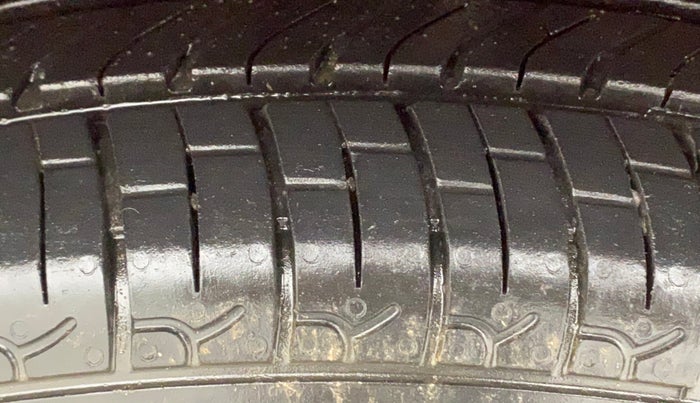 2022 Hyundai NEW SANTRO MAGNA, Petrol, Manual, 17,292 km, Left Front Tyre Tread