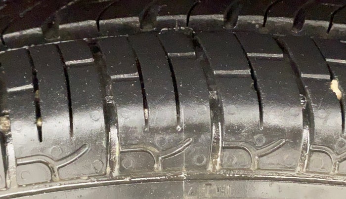 2022 Hyundai NEW SANTRO MAGNA, Petrol, Manual, 17,292 km, Right Front Tyre Tread