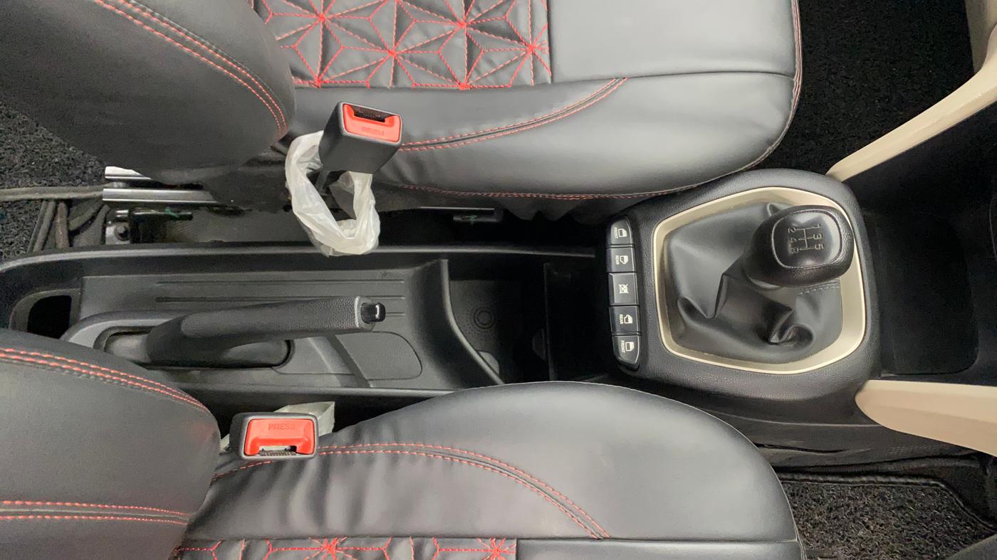 2022 Hyundai NEW SANTRO MAGNA, Petrol, Manual, 17,315 km, Gear Lever