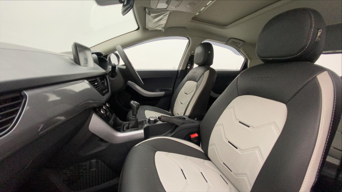 2022 Tata NEXON XM PLUS SUNROOF PETROL, Petrol, Manual, 5,661 km, Right Side Front Door Cabin