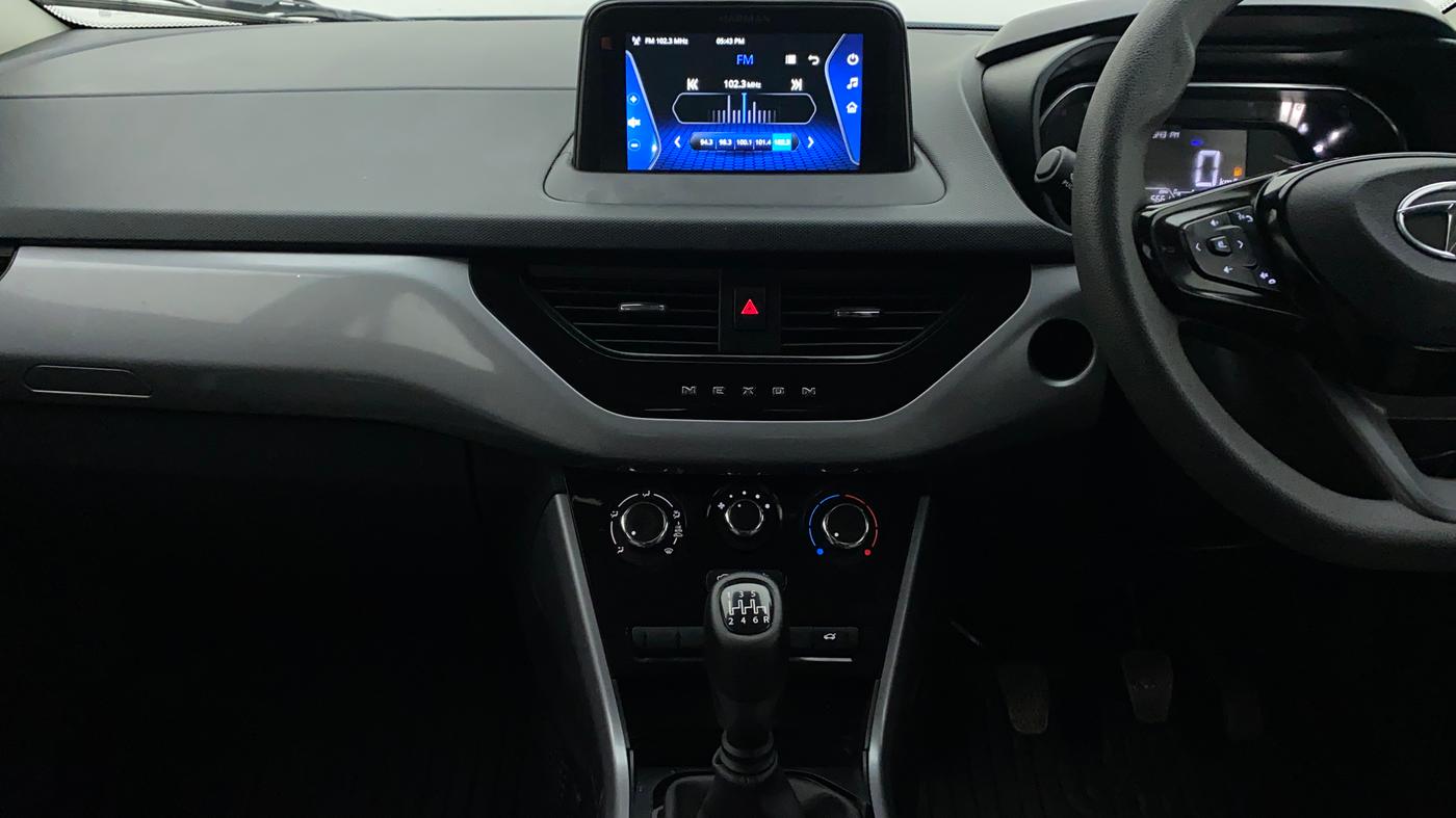 2022 Tata NEXON XM PLUS SUNROOF PETROL, Petrol, Manual, 5,661 km, Air Conditioner