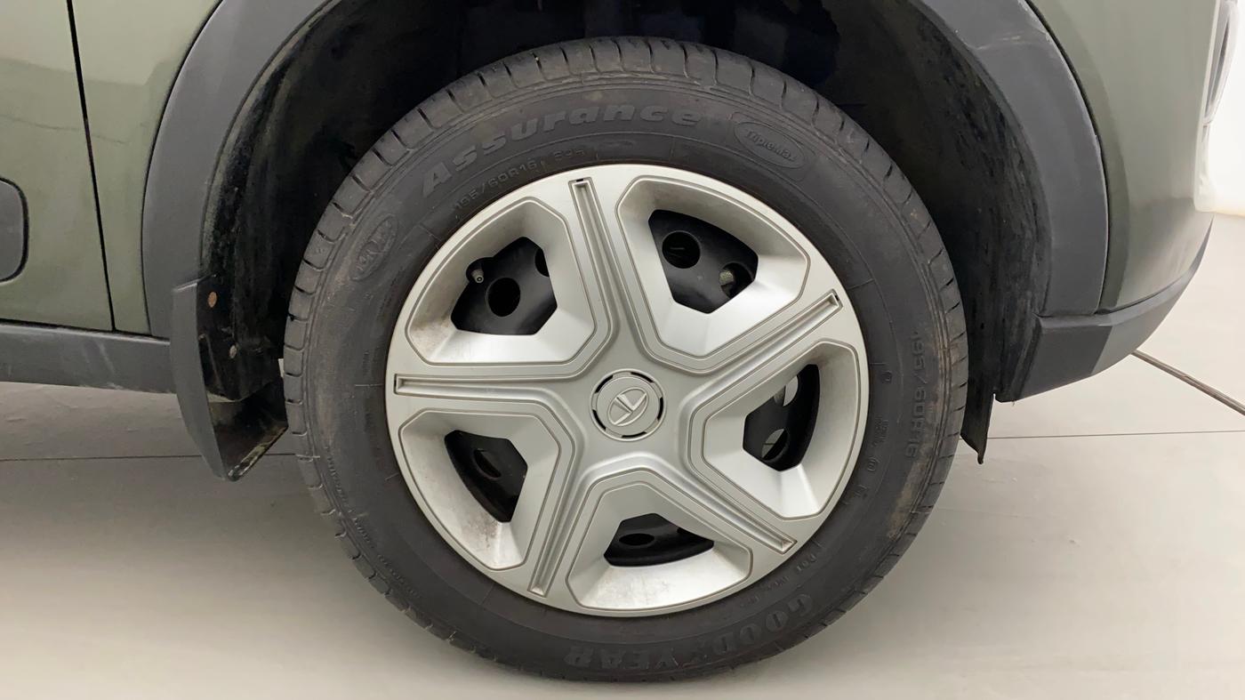 2022 Tata NEXON XM PLUS SUNROOF PETROL, Petrol, Manual, 5,661 km, Right Front Wheel