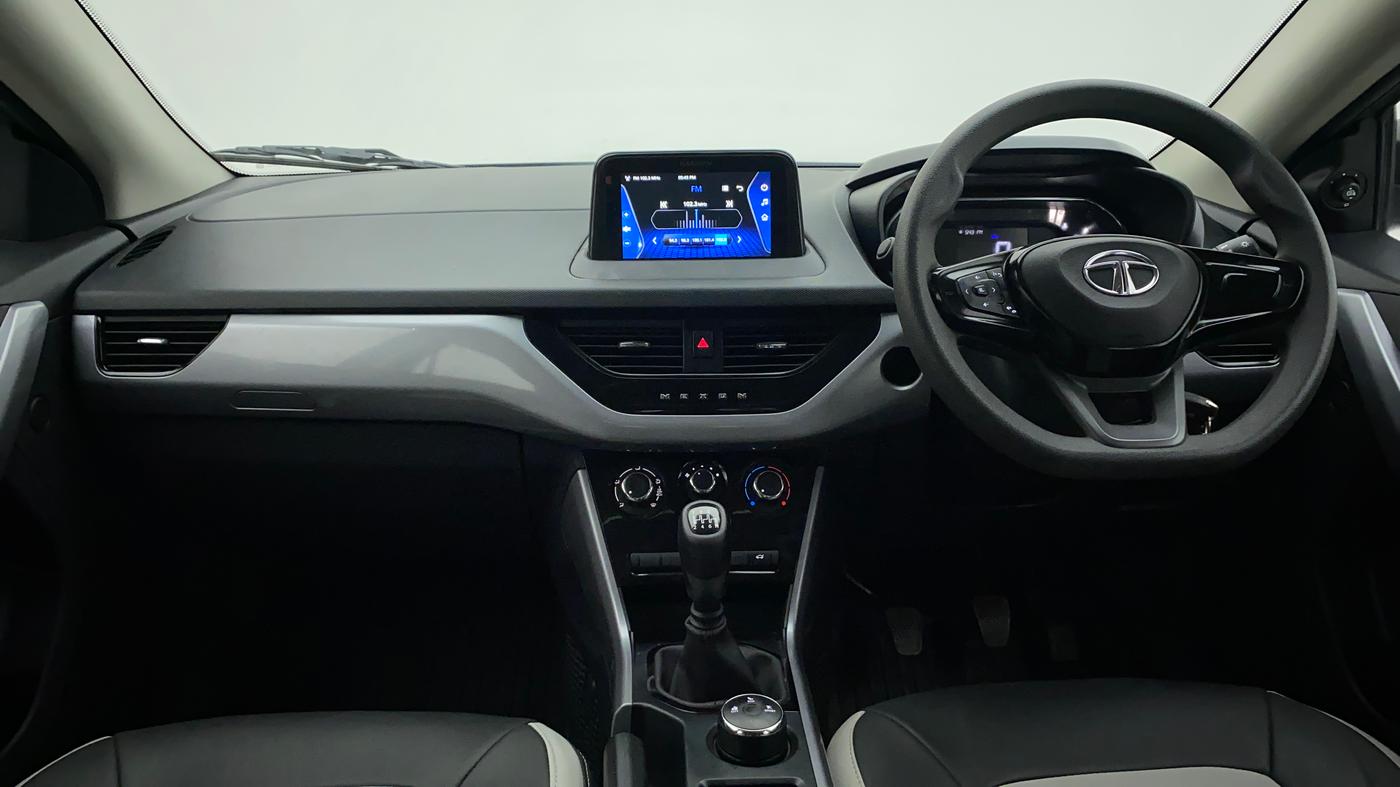2022 Tata NEXON XM PLUS SUNROOF PETROL, Petrol, Manual, 5,661 km, Dashboard
