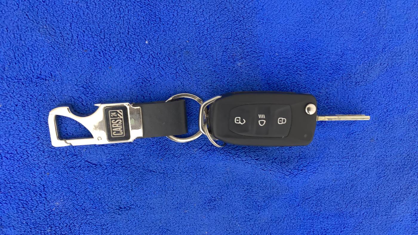 2022 Tata NEXON XM PLUS SUNROOF PETROL, Petrol, Manual, 5,661 km, Key Close Up
