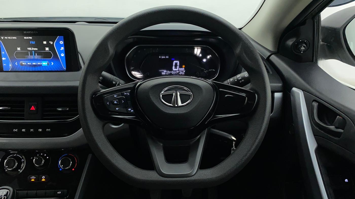 2022 Tata NEXON XM PLUS SUNROOF PETROL, Petrol, Manual, 5,661 km, Steering Wheel Close Up