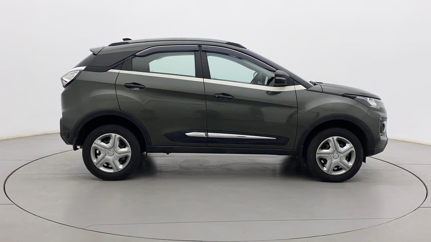 2022 Tata NEXON XM PLUS SUNROOF PETROL, Petrol, Manual, 5,661 km, Right Side View