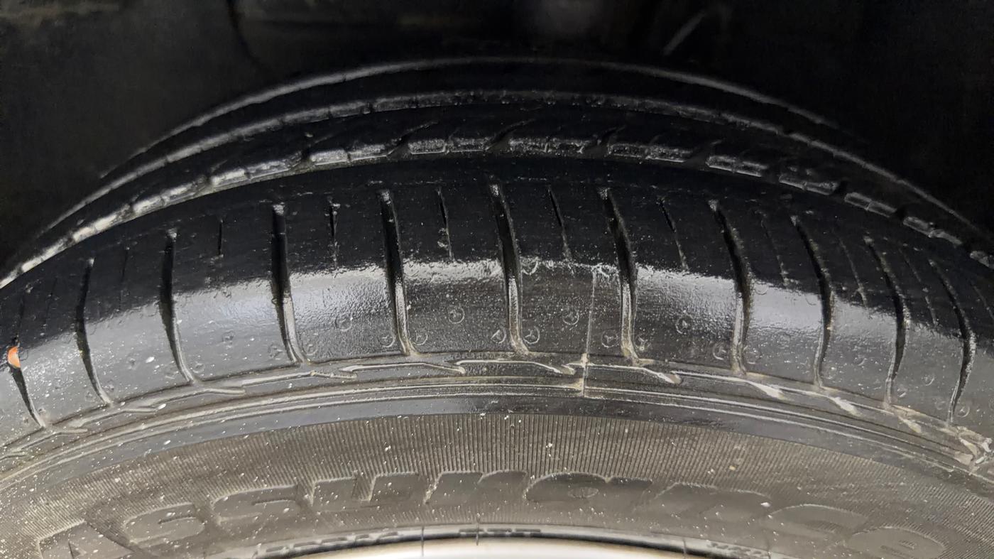 2017 Hyundai Elite i20 SPORTZ 1.2, Petrol, Manual, 11,501 km, Left Front Tyre Tread