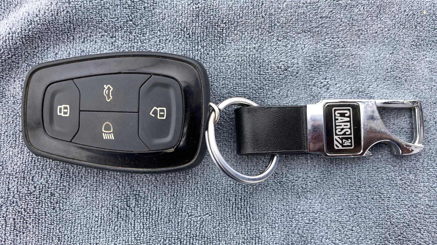 2020 Tata ALTROZ XZ PETROL, Petrol, Manual, 32,282 km, Key Close Up