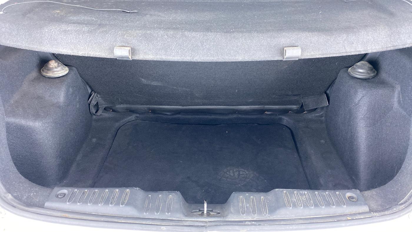 2020 Tata ALTROZ XZ PETROL, Petrol, Manual, 32,282 km, Boot Inside