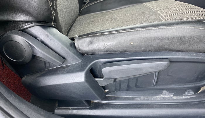 2020 Tata ALTROZ XZ PETROL, Petrol, Manual, 32,282 km, Driver Side Adjustment Panel