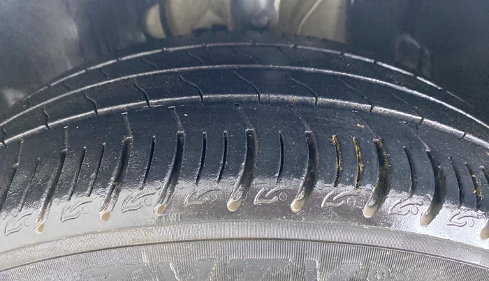 2020 Tata ALTROZ XZ PETROL, Petrol, Manual, 32,282 km, Left Front Tyre Tread