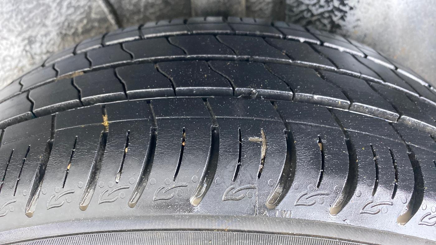2020 Tata ALTROZ XZ PETROL, Petrol, Manual, 32,282 km, Left Rear Tyre Tread