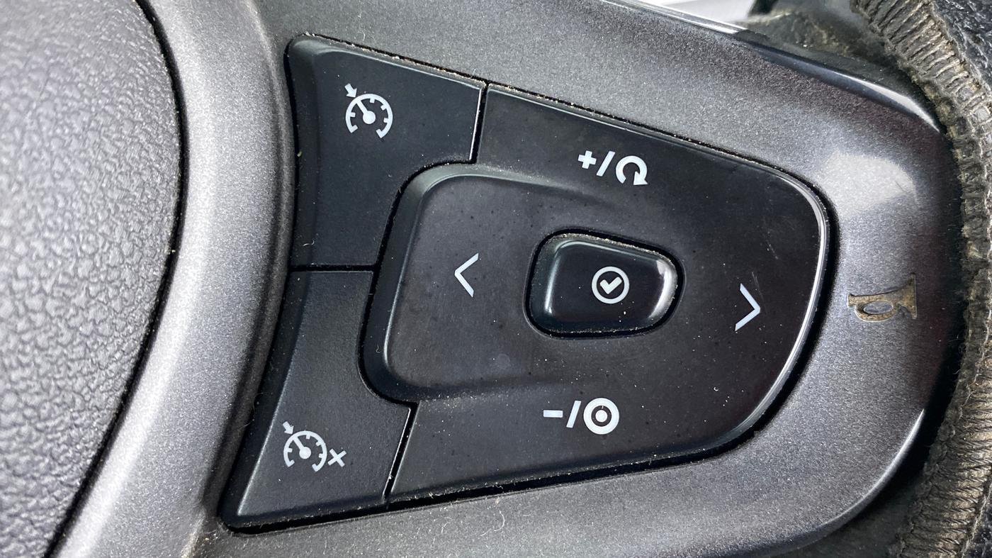 2020 Tata ALTROZ XZ PETROL, Petrol, Manual, 32,282 km, Adaptive Cruise Control
