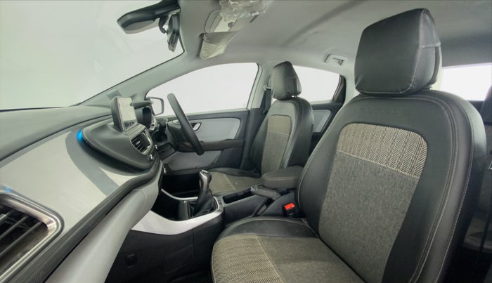 2020 Tata ALTROZ XZ PETROL, Petrol, Manual, 32,282 km, Right Side Front Door Cabin
