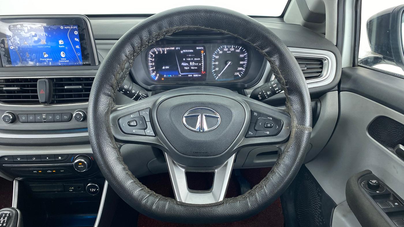 2020 Tata ALTROZ XZ PETROL, Petrol, Manual, 32,282 km, Steering Wheel Close Up