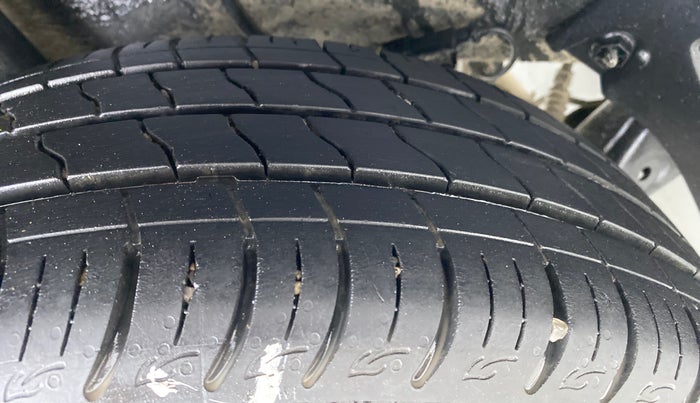 2020 Tata ALTROZ XZ PETROL, Petrol, Manual, 32,282 km, Right Front Tyre Tread