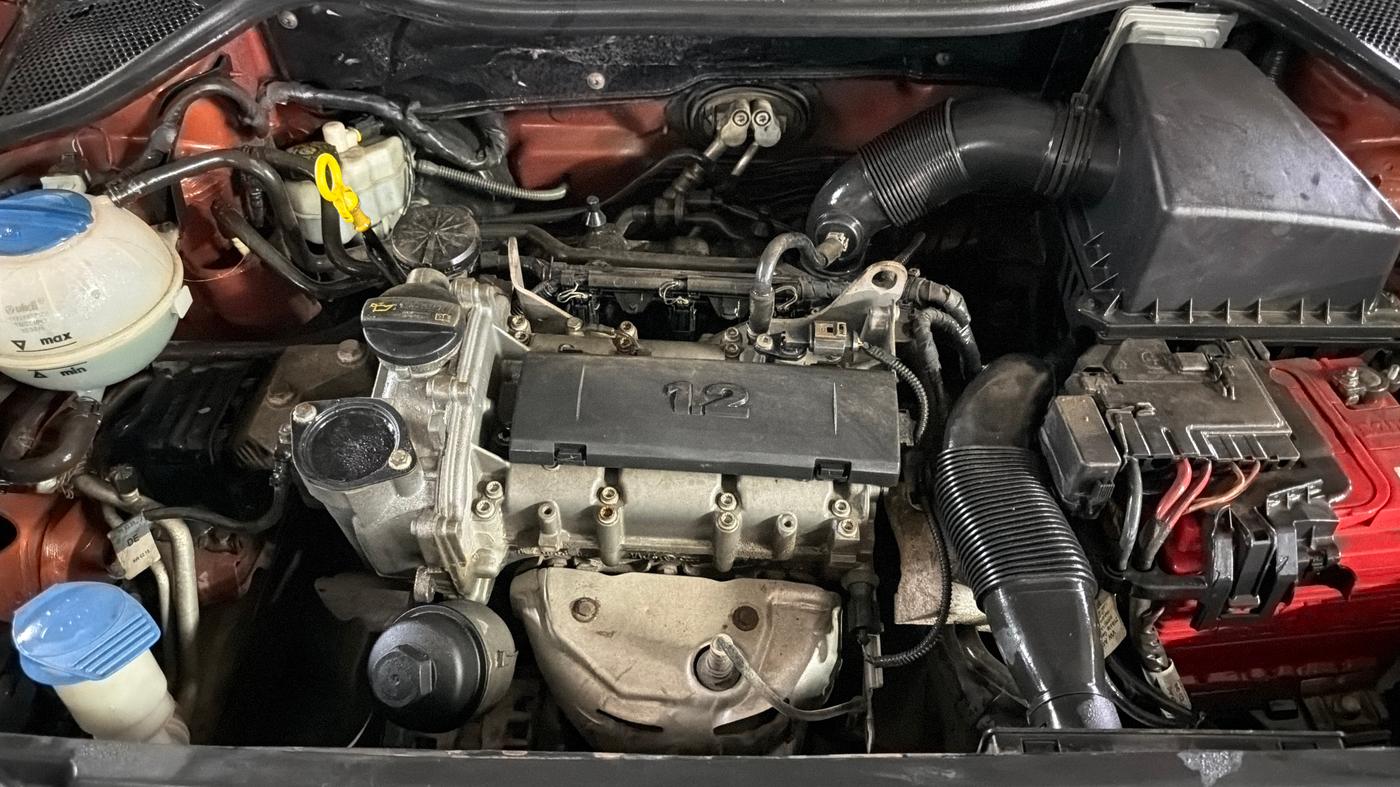 2015 Volkswagen Polo COMFORTLINE 1.2L, Petrol, Manual, 54,895 km, Engine View