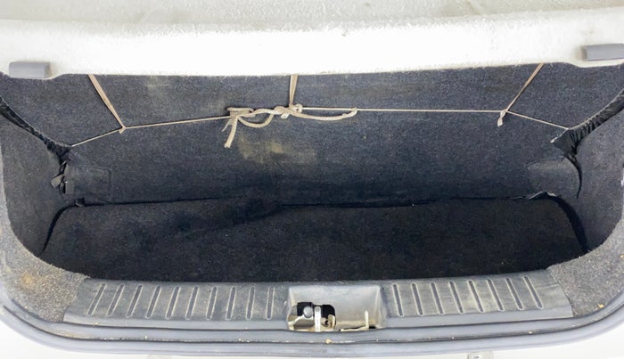 2016 Mahindra Kuv100 K6 6 STR, Petrol, Manual, 39,722 km, Boot Inside