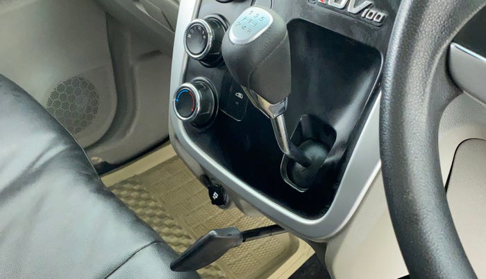 2016 Mahindra Kuv100 K6 6 STR, Petrol, Manual, 39,722 km, Gear Lever