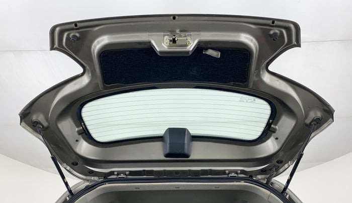 2016 Mahindra Kuv100 K6 6 STR, Petrol, Manual, 39,722 km, Boot Door Open