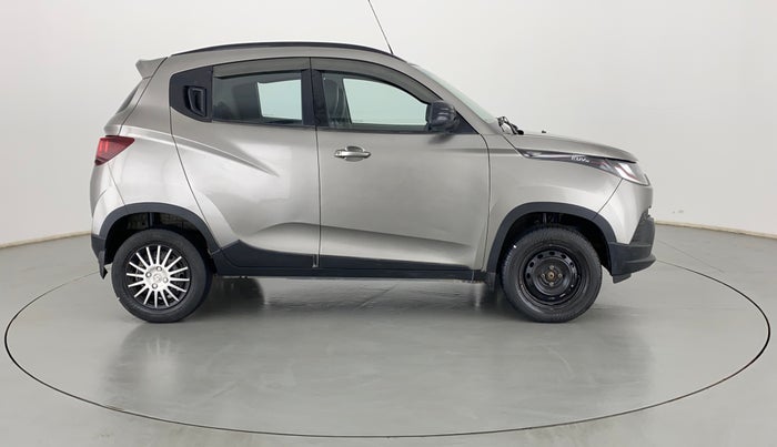 2016 Mahindra Kuv100 K6 6 STR, Petrol, Manual, 39,722 km, Right Side View