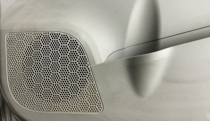 2016 Mahindra Kuv100 K6 6 STR, Petrol, Manual, 39,722 km, Speaker