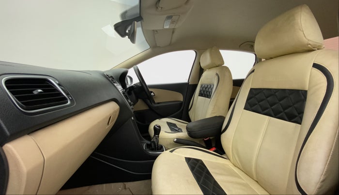 2016 Volkswagen Ameo HIGHLINE1.2L, Petrol, Manual, 45,246 km, Right Side Front Door Cabin