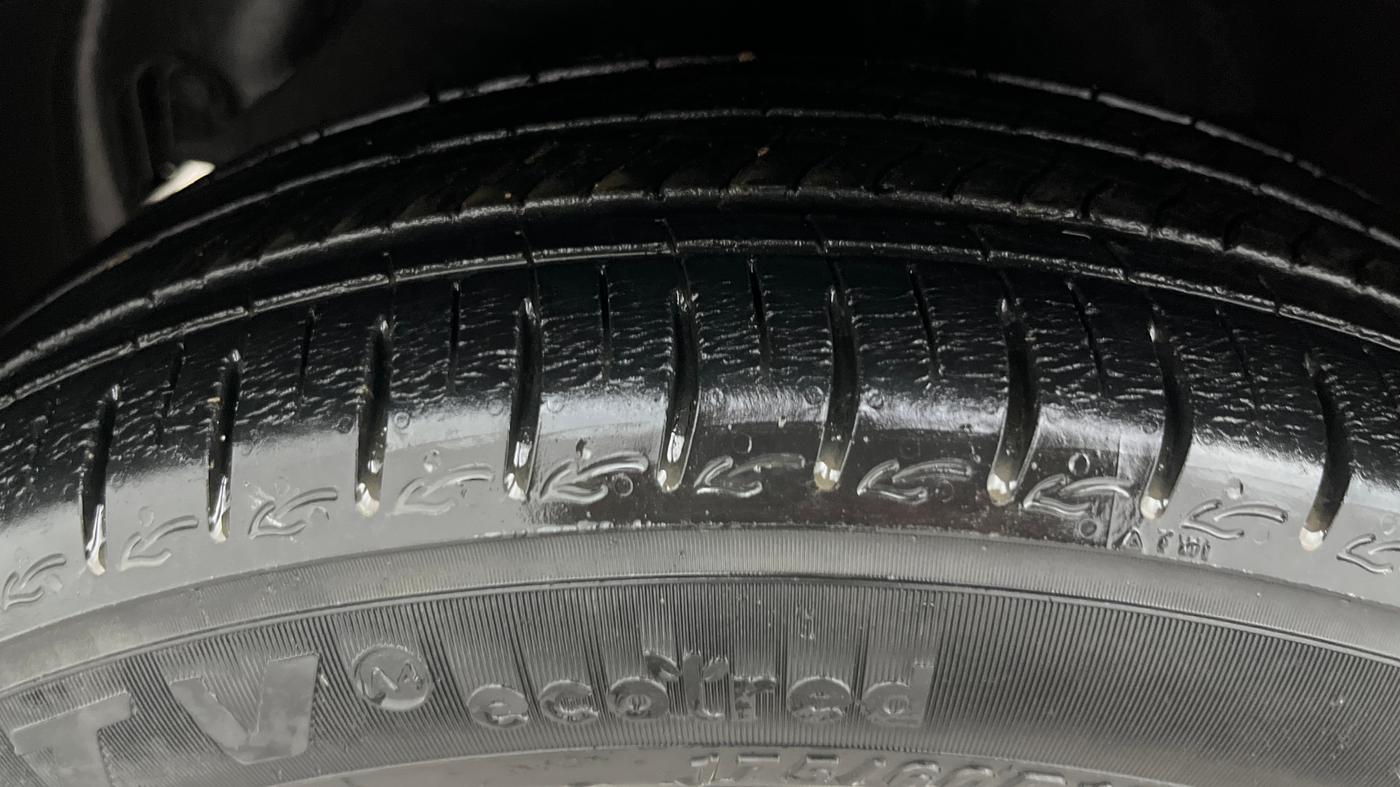 2021 Hyundai GRAND I10 NIOS ASTA AMT 1.2 KAPPA VTVT, Petrol, Automatic, 13,140 km, Left Front Tyre Tread