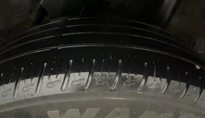 2020 Hyundai VENUE SX 1.0 TURBO IMT DUAL TONE, Petrol, Manual, 59,476 km, Left Rear Tyre Tread