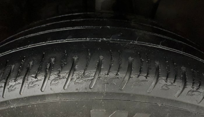 2020 Hyundai VENUE SX 1.0 TURBO IMT DUAL TONE, Petrol, Manual, 59,476 km, Right Front Tyre Tread