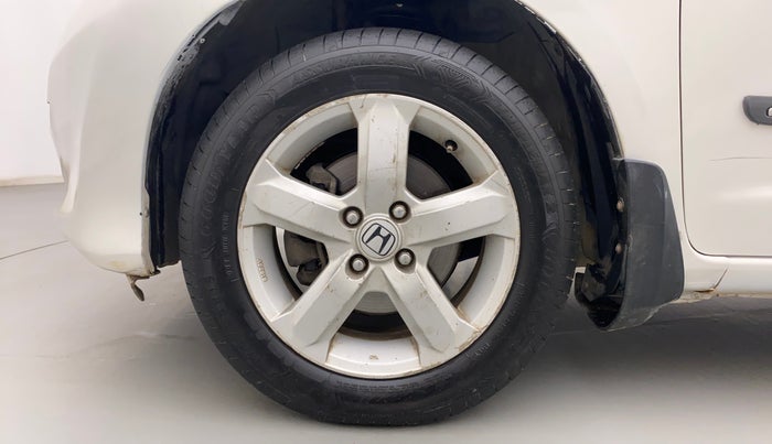 2011 Honda Jazz 1.2 L I-VTEC SELECT, Petrol, Manual, 1,00,386 km, Left Front Wheel