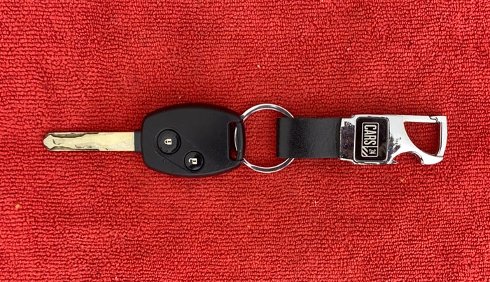 2011 Honda Jazz 1.2 L I-VTEC SELECT, Petrol, Manual, 1,00,386 km, Key Close Up