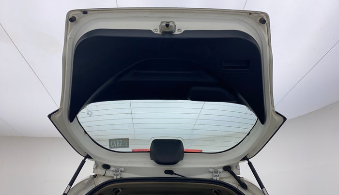 2011 Honda Jazz 1.2 L I-VTEC SELECT, Petrol, Manual, 1,00,386 km, Boot Door Open