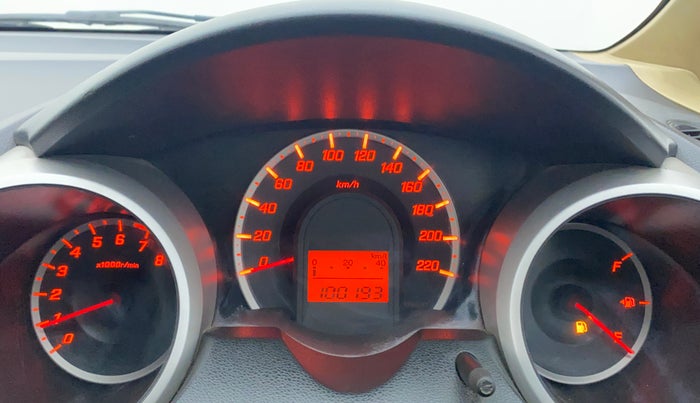 2011 Honda Jazz 1.2 L I-VTEC SELECT, Petrol, Manual, 1,00,386 km, Odometer Image