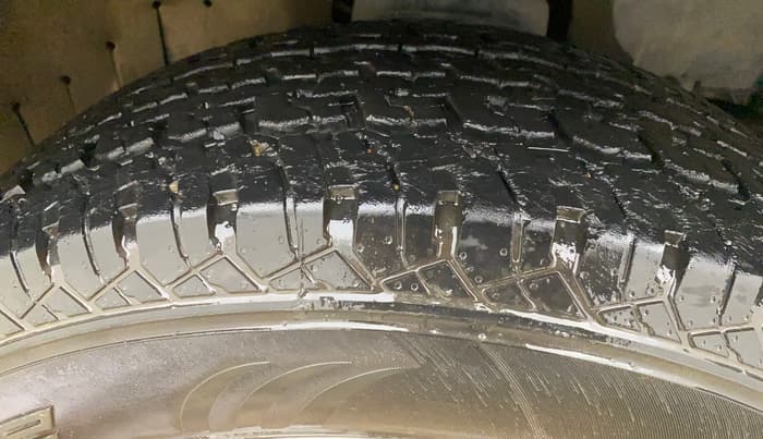 2021 Mahindra Thar LX PETROL HT 4WD AT, Petrol, Automatic, 16,784 km, Right Front Tyre Tread