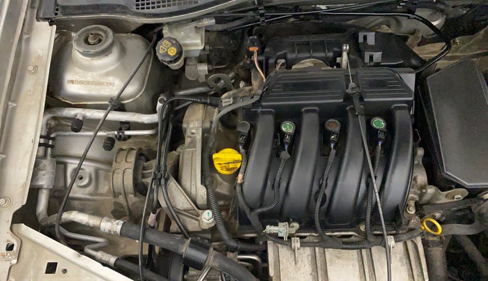 2013 Renault Duster RXL PETROL, Petrol, Manual, 1,35,055 km, Engine View - Right