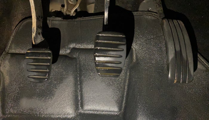 2013 Renault Duster RXL PETROL, Petrol, Manual, 1,35,055 km, Pedals