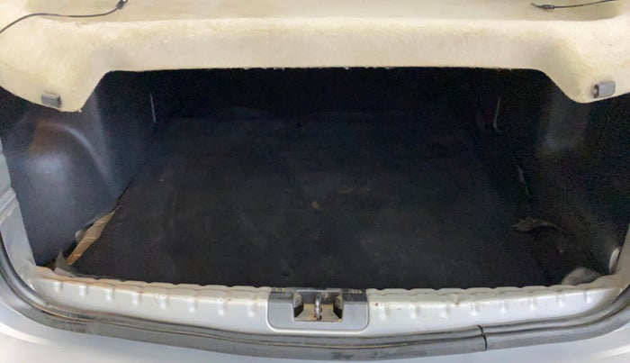 2013 Renault Duster RXL PETROL, Petrol, Manual, 1,35,055 km, Boot Inside